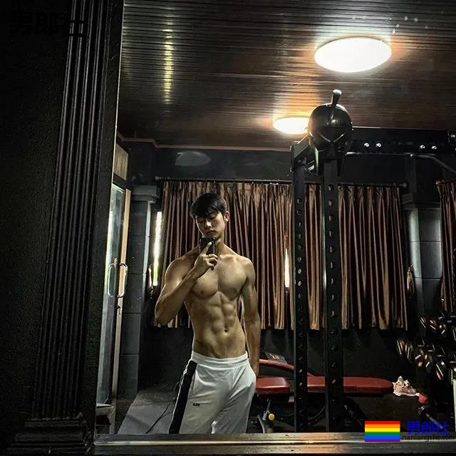 十头身长肌清爽小哥，脉络清晰荷尔蒙爆棚！ - 51虹马