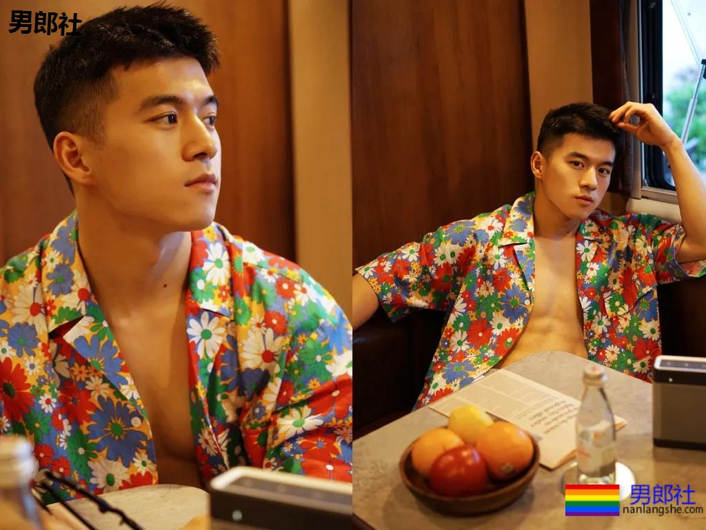 荷尔蒙小狼狗海边写真，阳光帅气浓眉 - 51虹马