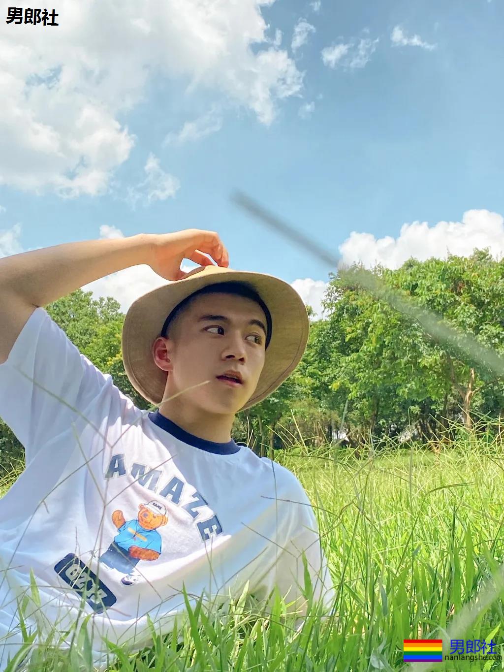 荷尔蒙小狼狗海边写真，阳光帅气浓眉 - 51虹马