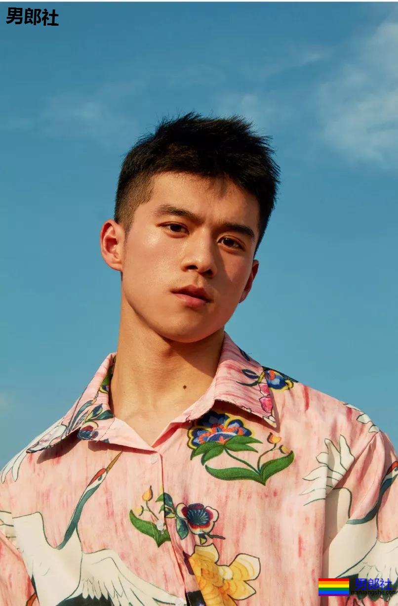 荷尔蒙小狼狗海边写真，阳光帅气浓眉 - 51虹马