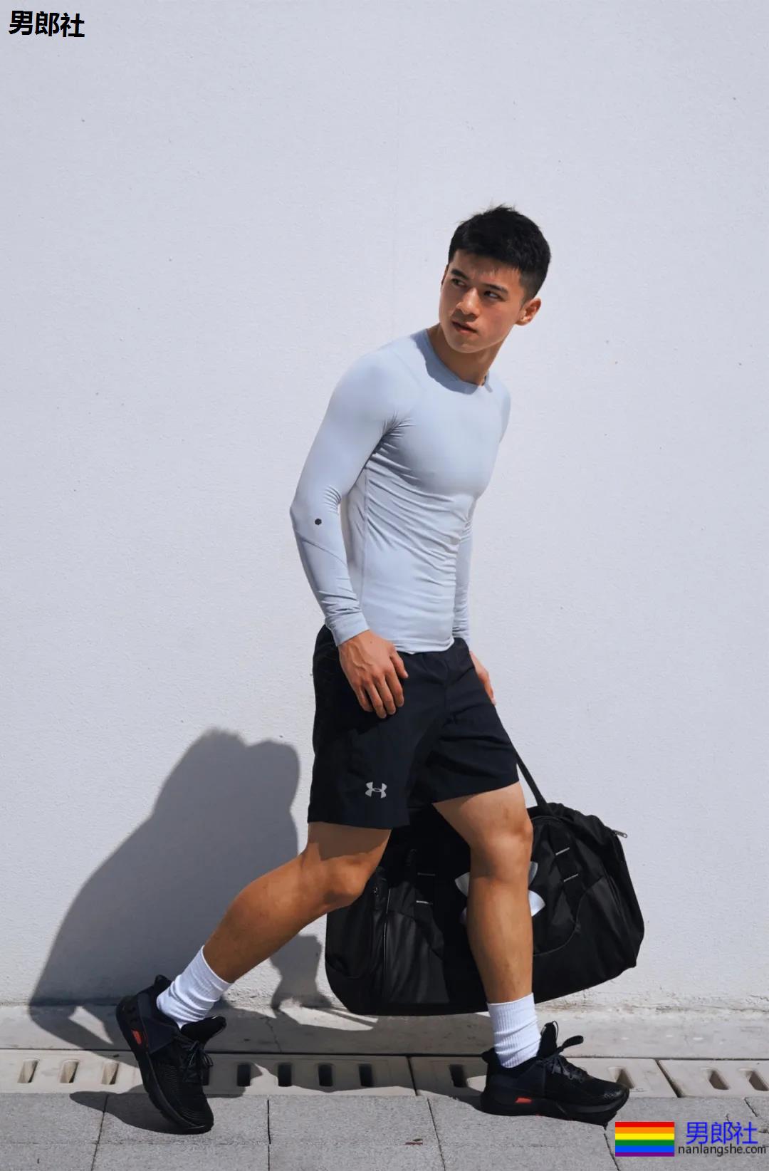 荷尔蒙小狼狗海边写真，阳光帅气浓眉 - 51虹马