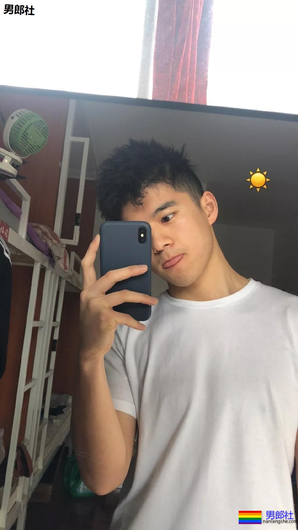 荷尔蒙小狼狗海边写真，阳光帅气浓眉 - 51虹马