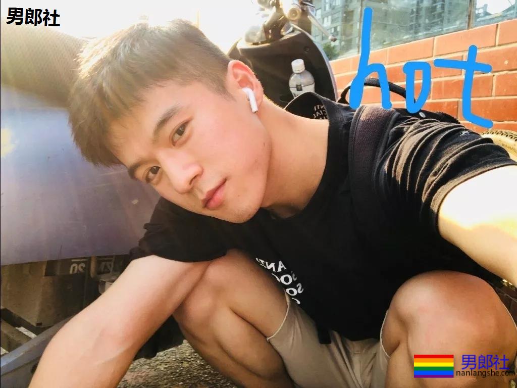 荷尔蒙小狼狗海边写真，阳光帅气浓眉 - 51虹马