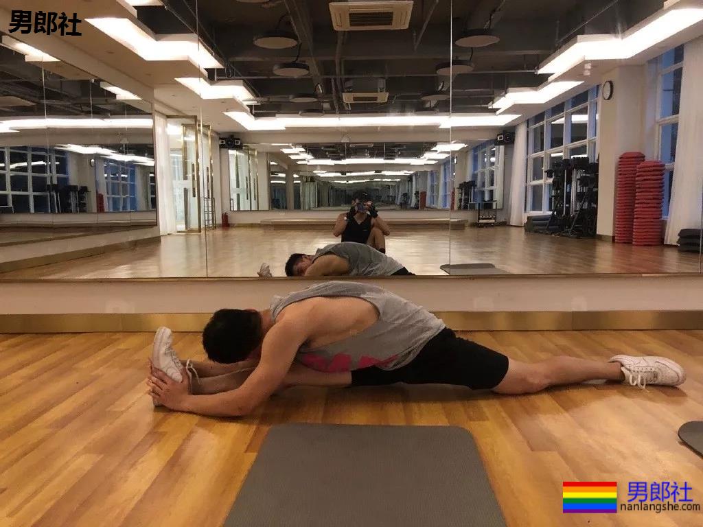 荷尔蒙小狼狗海边写真，阳光帅气浓眉 - 51虹马