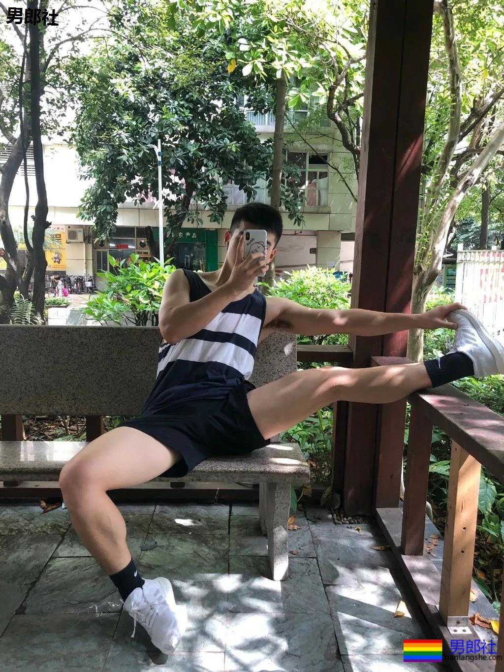 荷尔蒙小狼狗海边写真，阳光帅气浓眉 - 51虹马