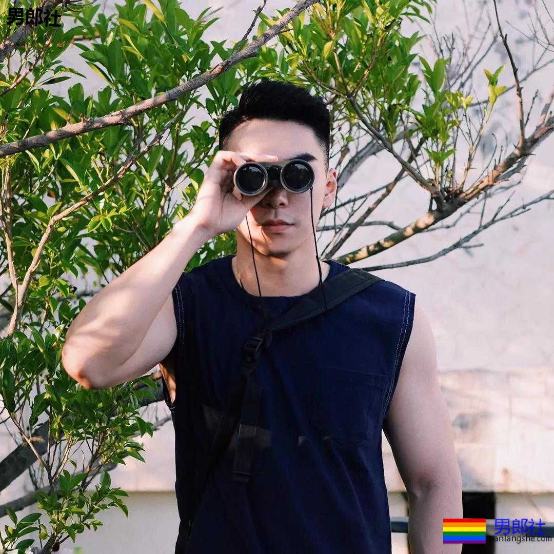 日本人出书教你摆姿势？不如跟他学才是正经事 - 51虹马