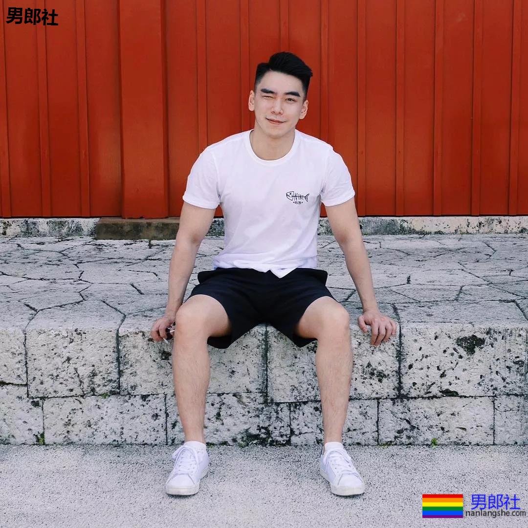 日本人出书教你摆姿势？不如跟他学才是正经事 - 51虹马