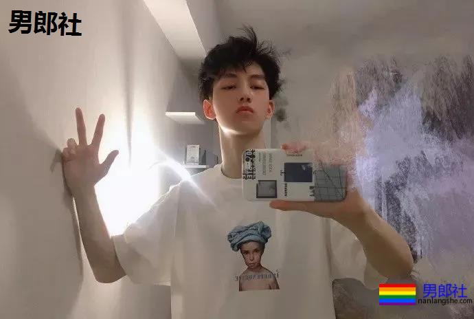 奶白奶白的上海艺术生！艺术生自古多GAY！ - 51虹马