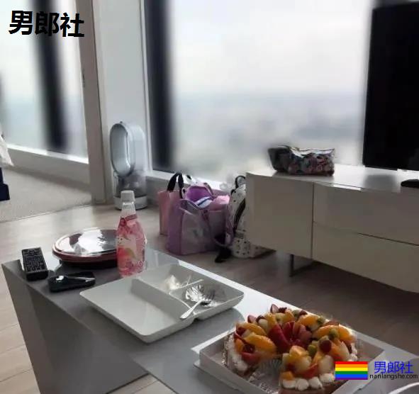 惊!20岁男爱豆遭47岁已婚同性董事潜规则一年? - 51虹马 惊!20岁男爱豆遭47岁已婚同性董事潜规则一年? - 51虹马