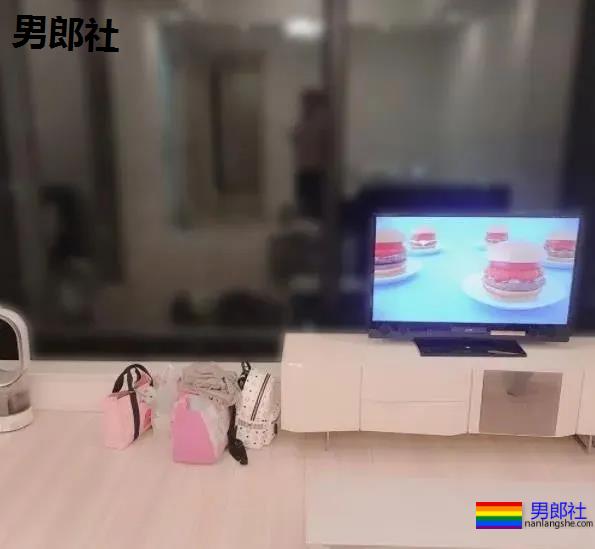 惊!20岁男爱豆遭47岁已婚同性董事潜规则一年? - 51虹马 惊!20岁男爱豆遭47岁已婚同性董事潜规则一年? - 51虹马