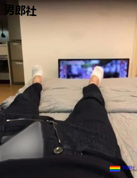 惊!20岁男爱豆遭47岁已婚同性董事潜规则一年? - 51虹马 惊!20岁男爱豆遭47岁已婚同性董事潜规则一年? - 51虹马