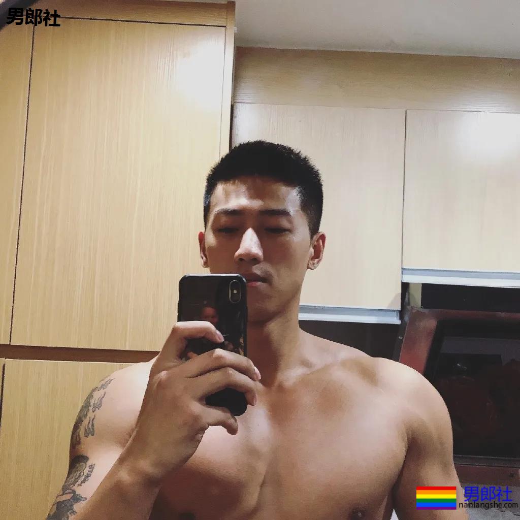 大鼻子直男脸筋肉体育生，大胸公狗腰怕你顶不住哦！-51虹马