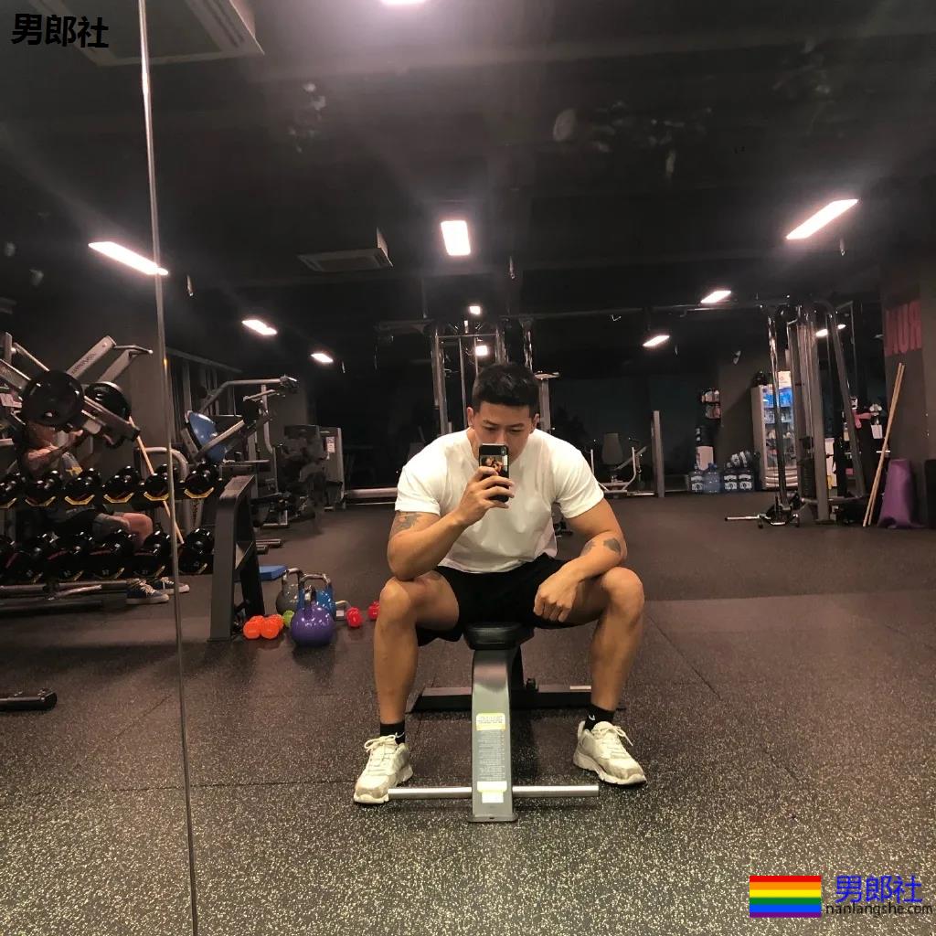 大鼻子直男脸筋肉体育生，大胸公狗腰怕你顶不住哦！ - 51虹马