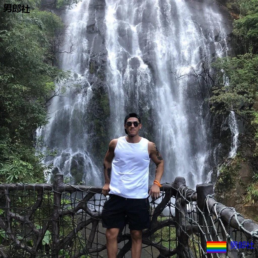 大鼻子直男脸筋肉体育生，大胸公狗腰怕你顶不住哦！ - 51虹马