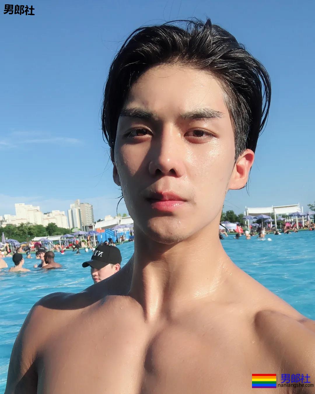 以为这次真见到“小哥”了,体验了一把颜值和身材不符-51虹马