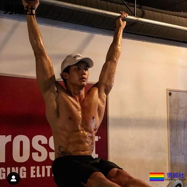 以为这次真见到“小哥”了,体验了一把颜值和身材不符 - 51虹马 以为这次真见到“小哥”了,体验了一把颜值和身材不符 - 51虹马