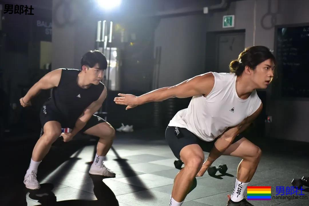 以为这次真见到“小哥”了,体验了一把颜值和身材不符 - 51虹马 以为这次真见到“小哥”了,体验了一把颜值和身材不符 - 51虹马