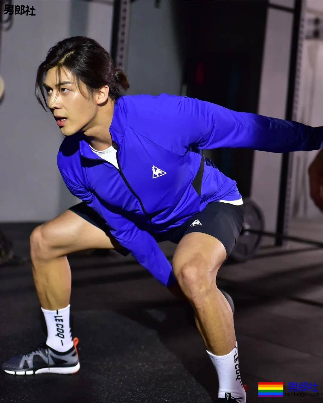 以为这次真见到“小哥”了,体验了一把颜值和身材不符 - 51虹马 以为这次真见到“小哥”了,体验了一把颜值和身材不符 - 51虹马