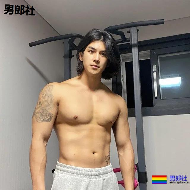 以为这次真见到“小哥”了,体验了一把颜值和身材不符 - 51虹马 以为这次真见到“小哥”了,体验了一把颜值和身材不符 - 51虹马