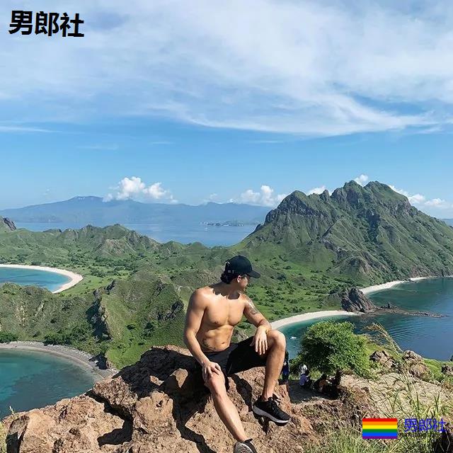 以为这次真见到“小哥”了,体验了一把颜值和身材不符 - 51虹马 以为这次真见到“小哥”了,体验了一把颜值和身材不符 - 51虹马