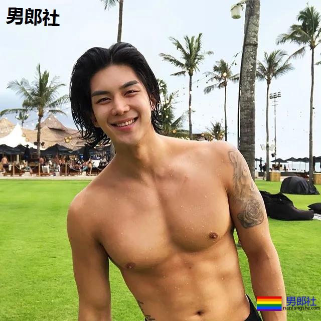 以为这次真见到“小哥”了,体验了一把颜值和身材不符 - 51虹马 以为这次真见到“小哥”了,体验了一把颜值和身材不符 - 51虹马