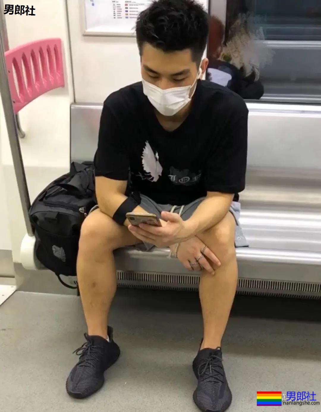 现在的男生的短裤怎么都那么短啊？？？ - 51虹马