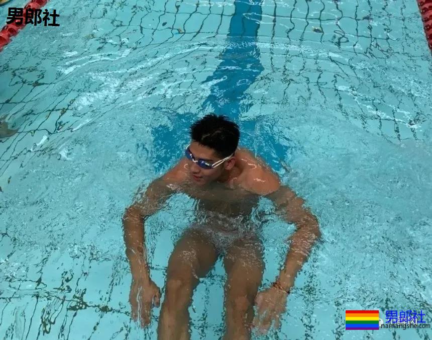 西安体院招生海报被指低俗不堪,这究竟是戳到谁? - 51虹马 西安体院招生海报被指低俗不堪,这究竟是戳到谁? - 51虹马