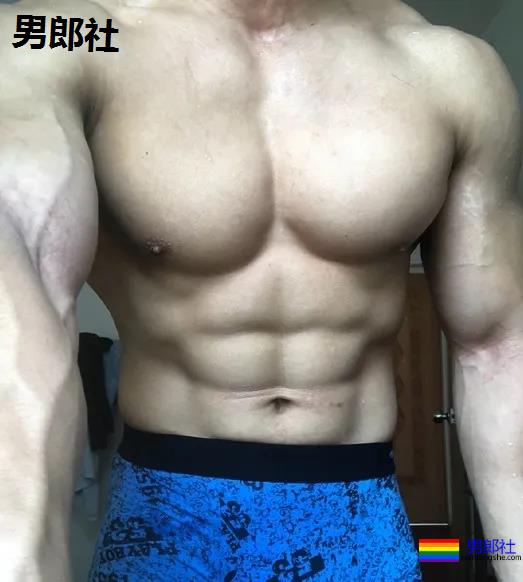 96年成都健身教练被偷拍走红,这胸太太太大了! - 51虹马 96年成都健身教练被偷拍走红,这胸太太太大了! - 51虹马