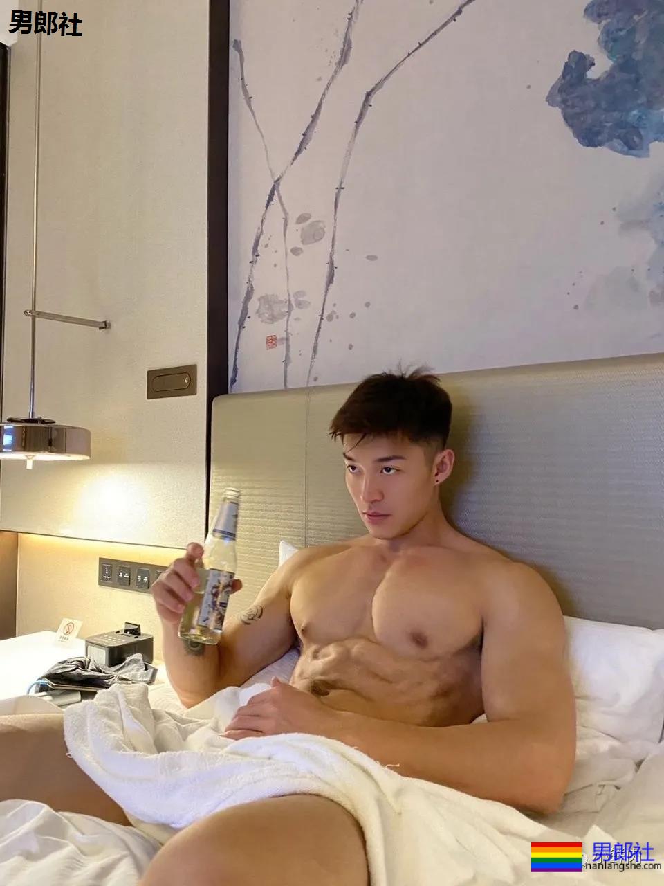 这场硬照漫天的身材与颜值较量，上海教练拿第1没得说！ - 51虹马