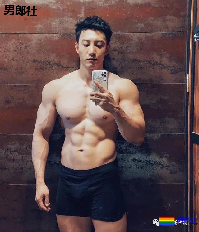 终于出了一档看肌肉帅哥的综艺节目！这谁扛得住啊？ - 51虹马