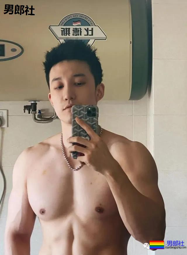 终于出了一档看肌肉帅哥的综艺节目！这谁扛得住啊？ - 51虹马