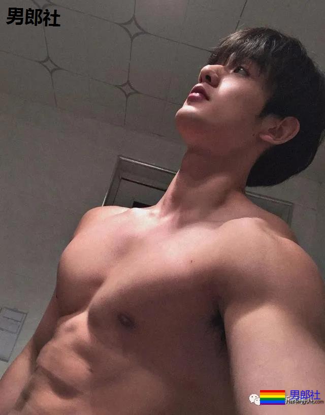 终于出了一档看肌肉帅哥的综艺节目！这谁扛得住啊？ - 51虹马