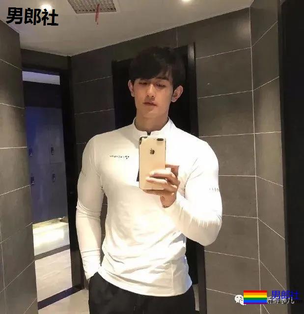 终于出了一档看肌肉帅哥的综艺节目！这谁扛得住啊？ - 51虹马