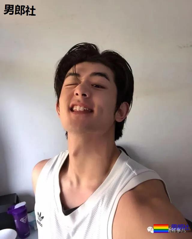 终于出了一档看肌肉帅哥的综艺节目！这谁扛得住啊？ - 51虹马