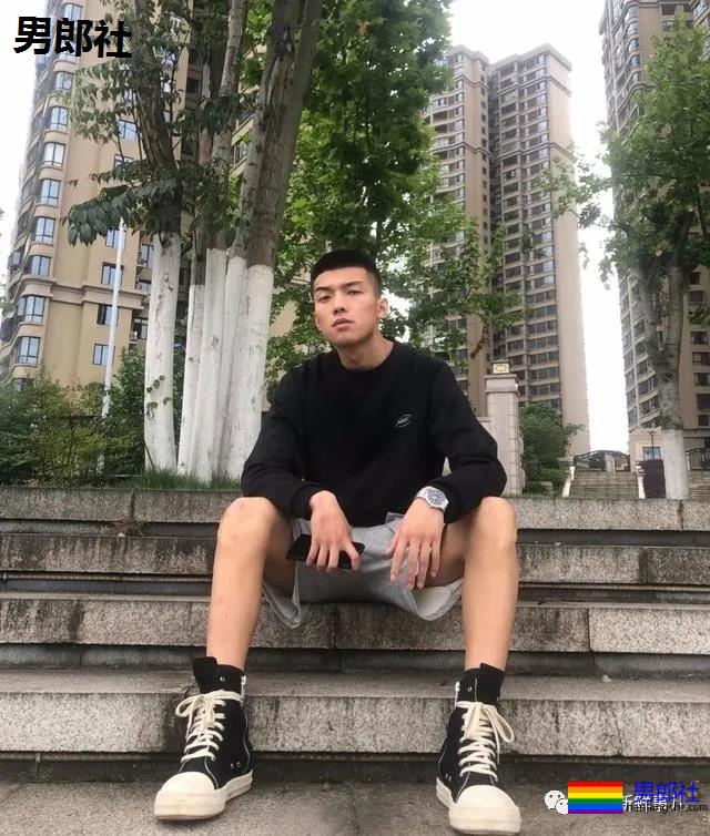 终于出了一档看肌肉帅哥的综艺节目！这谁扛得住啊？ - 51虹马