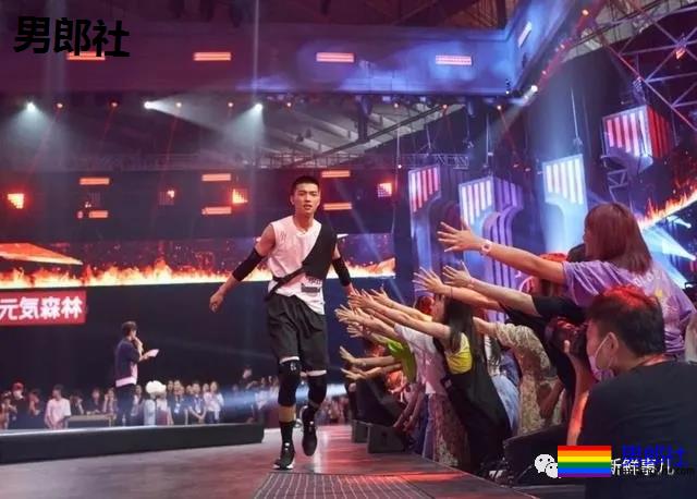 终于出了一档看肌肉帅哥的综艺节目！这谁扛得住啊？ - 51虹马