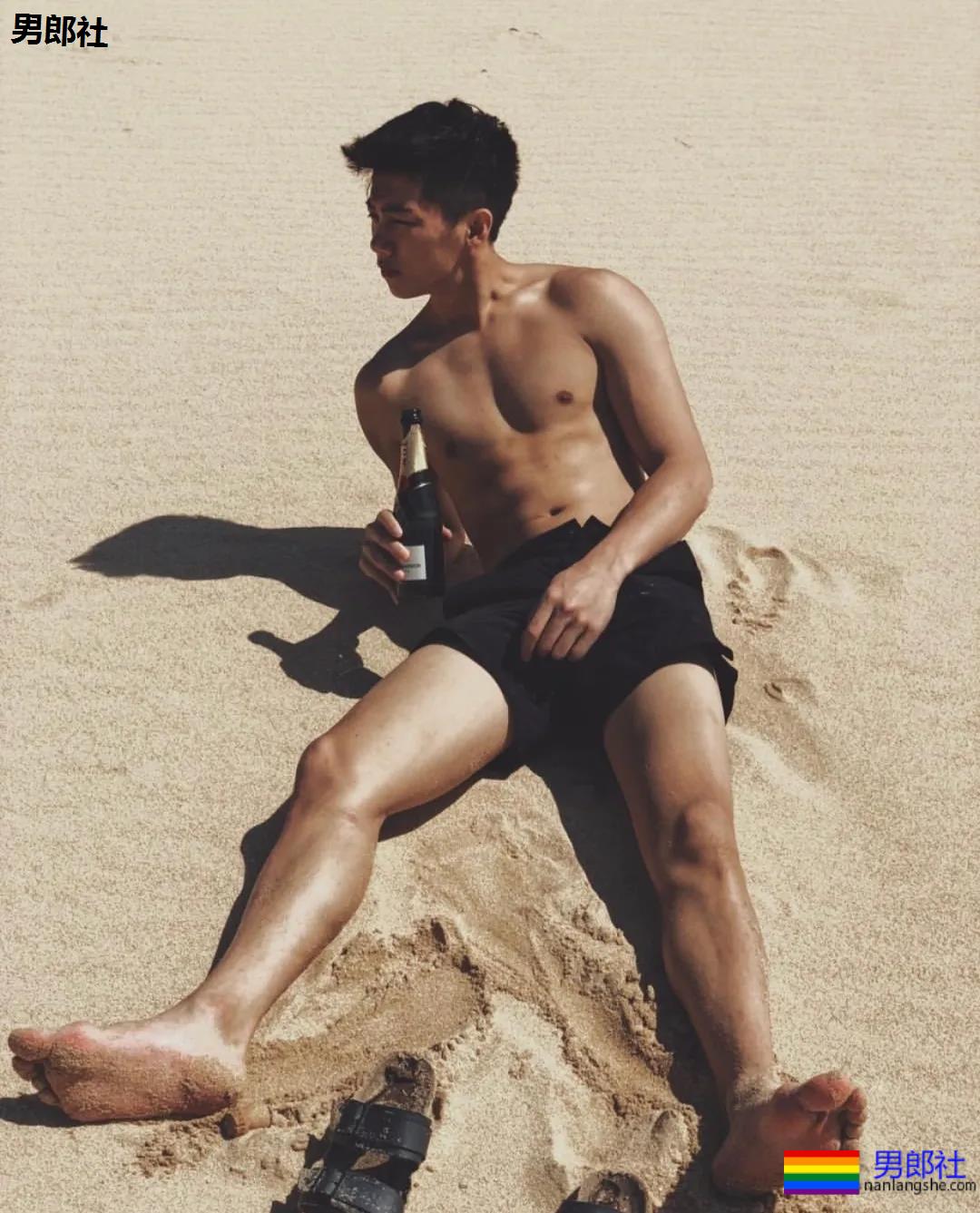 肌肉帅哥骑马驯兽，ins出柜秀男友 - 51虹马