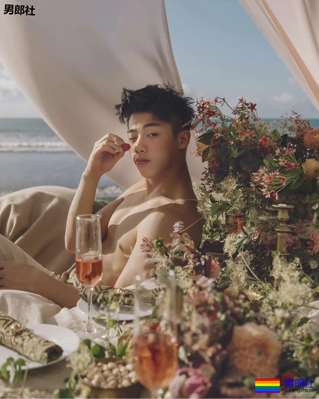 肌肉帅哥骑马驯兽，ins出柜秀男友 - 51虹马