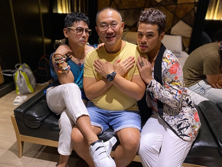 资深音乐人郭子扮女装与勐男开房间 狂喊不要停！？ - 51虹马