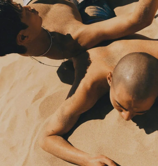 广州初二男生宿舍床上与五年级男孩发生关系被起诉 - 51虹马