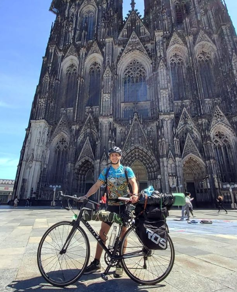 有鸡汤！希腊留英小帅哥没飞机可搭 48天单车之旅骑回老家 - 51虹马