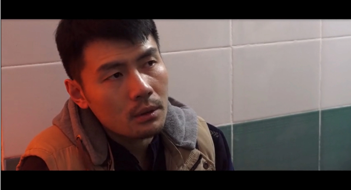 重庆18岁高中生拍摄同志电影《愿江海一直向上流》,刻划中国同性伴侣家庭平凡又感人的故事 - 51虹马 重庆18岁高中生拍摄同志电影《愿江海一直向上流》,刻划中国同性伴侣家庭平凡又感人的故事 - 51虹马