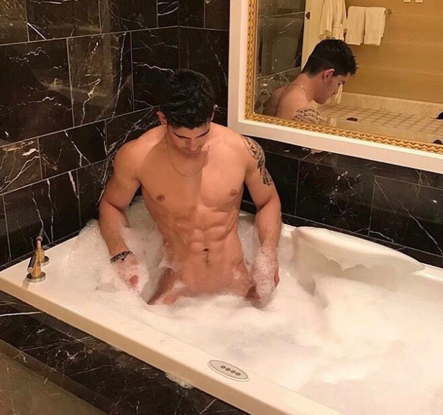 12个Ins天菜帅哥出浴照,性感到尖叫! - 51虹马 12个Ins天菜帅哥出浴照,性感到尖叫! - 51虹马