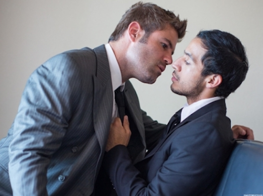 G片看太多的性幻想：消防员、军人跟按摩师都会自动跟我上床？ - 51虹马