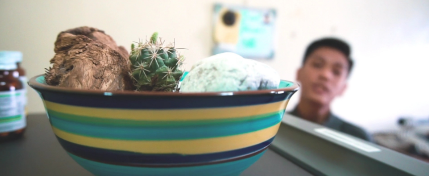 他握着男友的手,告诉刚得知感染HIV的他:没有关系,我们一起面对 - 51虹马 他握着男友的手,告诉刚得知感染HIV的他:没有关系,我们一起面对 - 51虹马