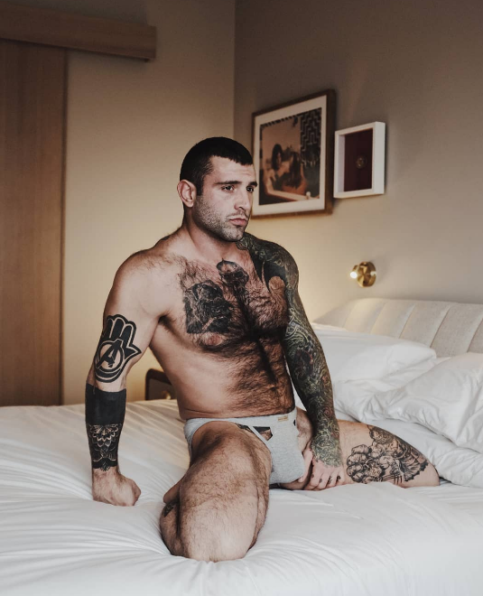 跟着直男谜片演员学5点男男性爱要点！「演出谜片让我为一个更好的人」 - 51虹马