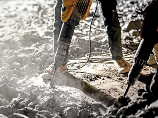 G片看太多的性幻想：消防员、军人跟按摩师都会自动跟我上床？ - 51虹马