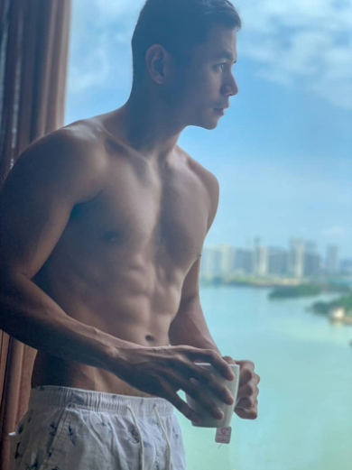 《爱无所禁》全球首部疫情封城拍摄的同志爱情写实剧 多体位性爱画面遭网友大量转贴 - 51虹马