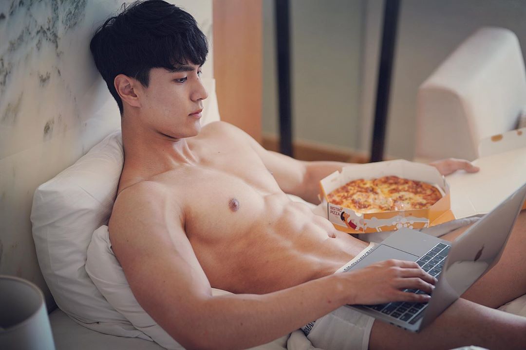 全球先生由韩国欧巴！穿衣显瘦 脱衣全身都是肌肉！ - 51虹马