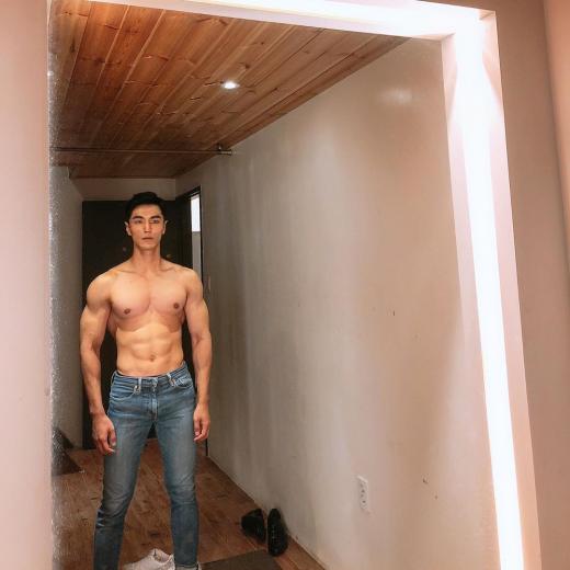 全球先生由韩国欧巴！穿衣显瘦 脱衣全身都是肌肉！ - 51虹马